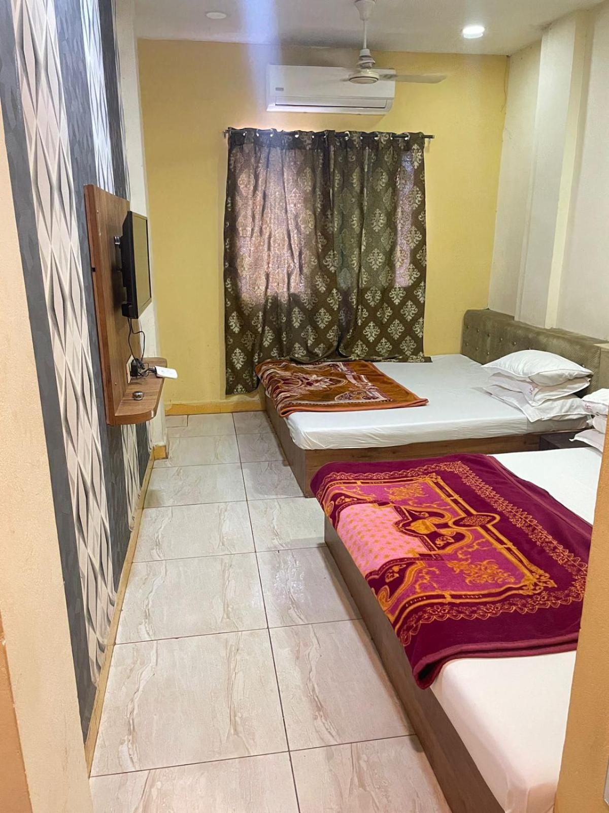 Hotel Amritam Inn Ujjain Esterno foto